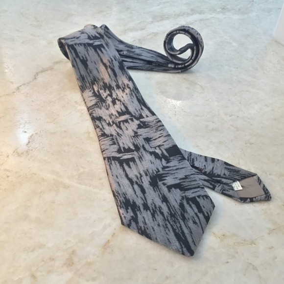 ADOLFO COUTURE SILK TIE - Picture 6 of 6